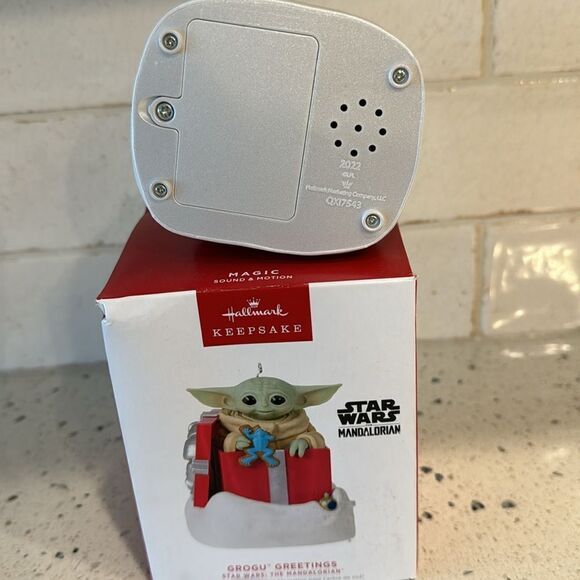 Star Wars The Mandalorian GROGU Greetings Hallmark 2022 Sound & Motion Ornament - Picture 7 of 12